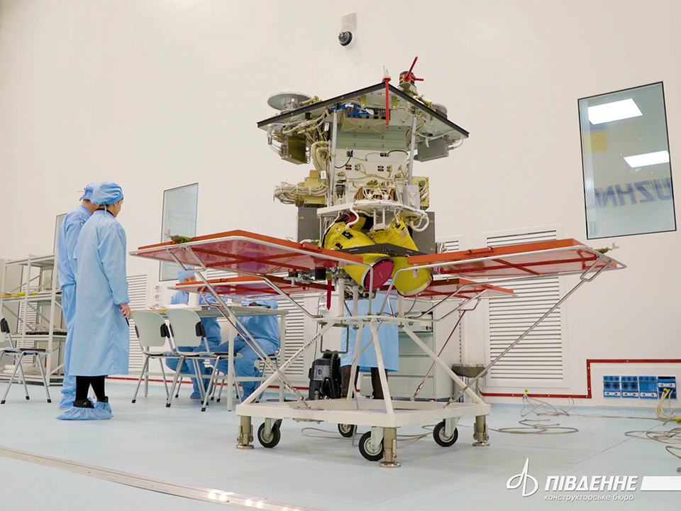 YUZHNOYE SDO CONCLUDES A CONTRACT TO LAUNCH UKRAINIAN SICH-2-30 SATELLITE